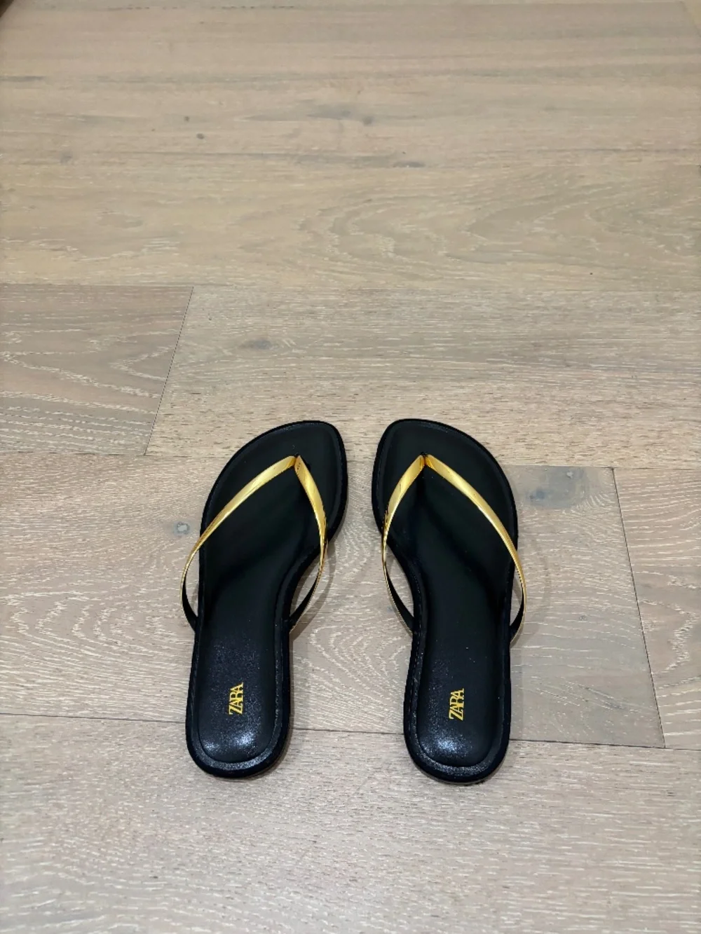 Zara Flip Flops Metallic Gold - Picture 2 of 5